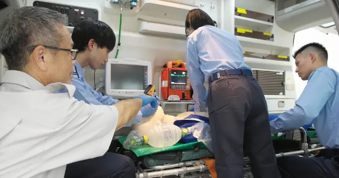 救急救命士科専任教員 坪田先生